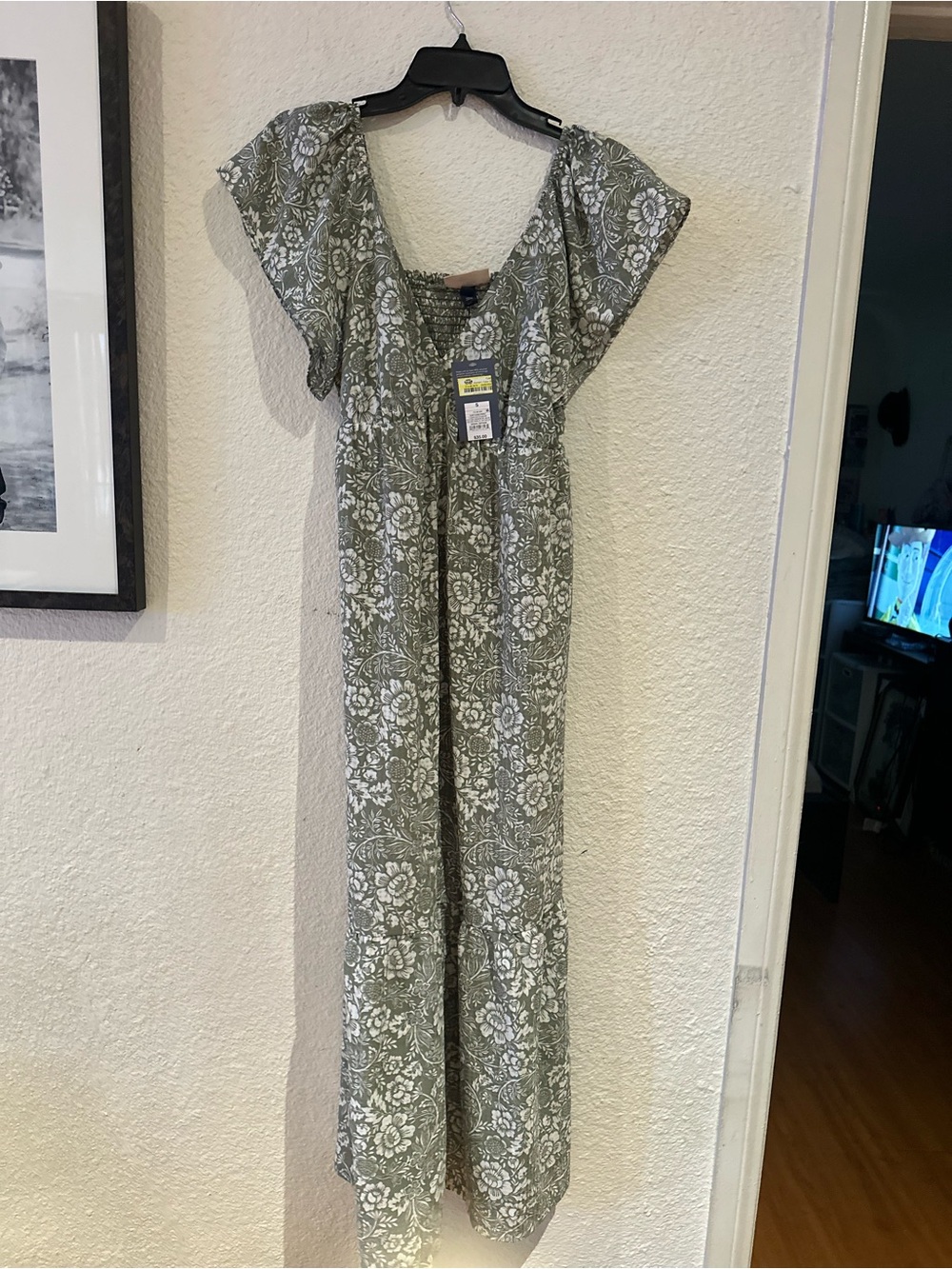 Universal Thread Olive Green and White Floral Maxi Dress